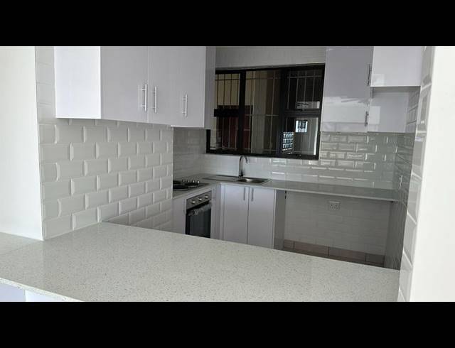 2 BEDROOM APARTMENT FOR SALE IN UMHLANGA ROCKS